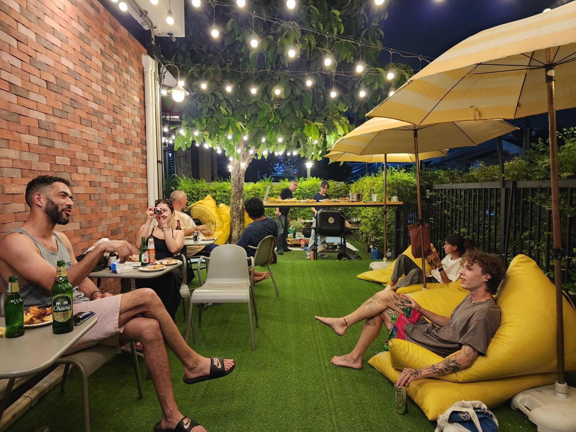 Wayha Hostel Don Mueang Airport Bangkok Exterior photo